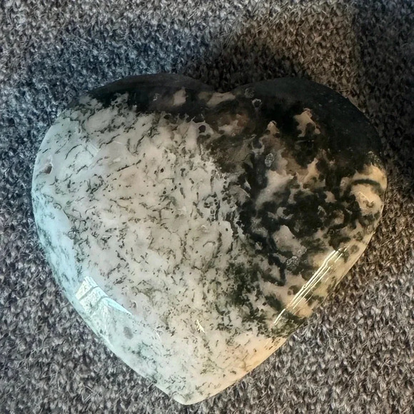 Moss Agate Heart - Picture 3 of 4